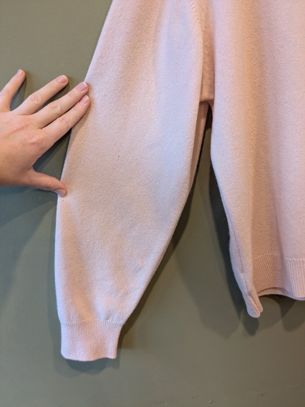 Pringle Scotland 100% Cashmere Soft Pink Roll Turtleneck Sweater Md/Lg Heritage - Picture 5 of 15